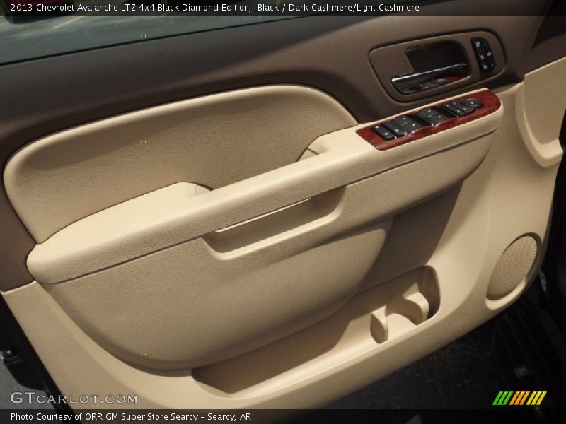 Door Panel of 2013 Avalanche LTZ 4x4 Black Diamond Edition