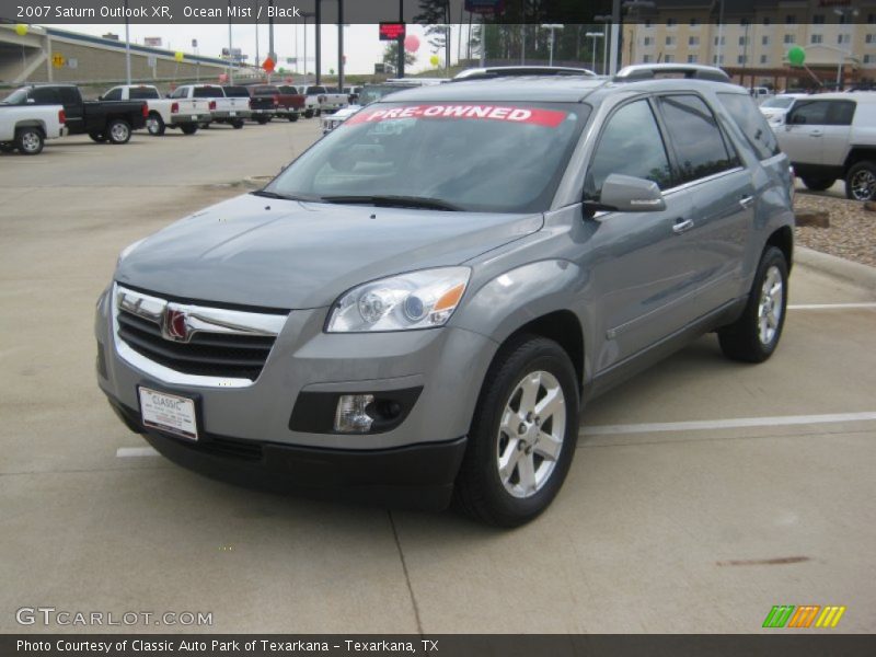 Ocean Mist / Black 2007 Saturn Outlook XR
