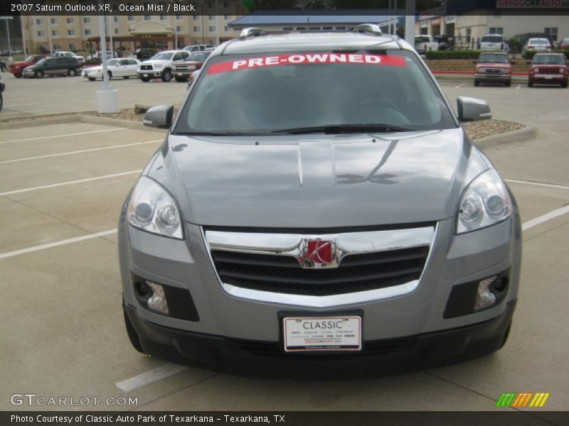 Ocean Mist / Black 2007 Saturn Outlook XR