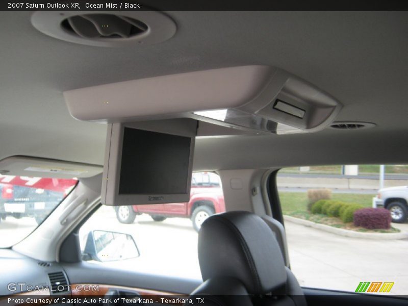 Ocean Mist / Black 2007 Saturn Outlook XR