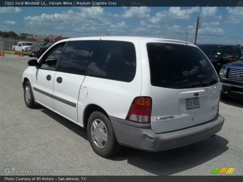 Vibrant White / Medium Graphite Grey 2002 Ford Windstar LX