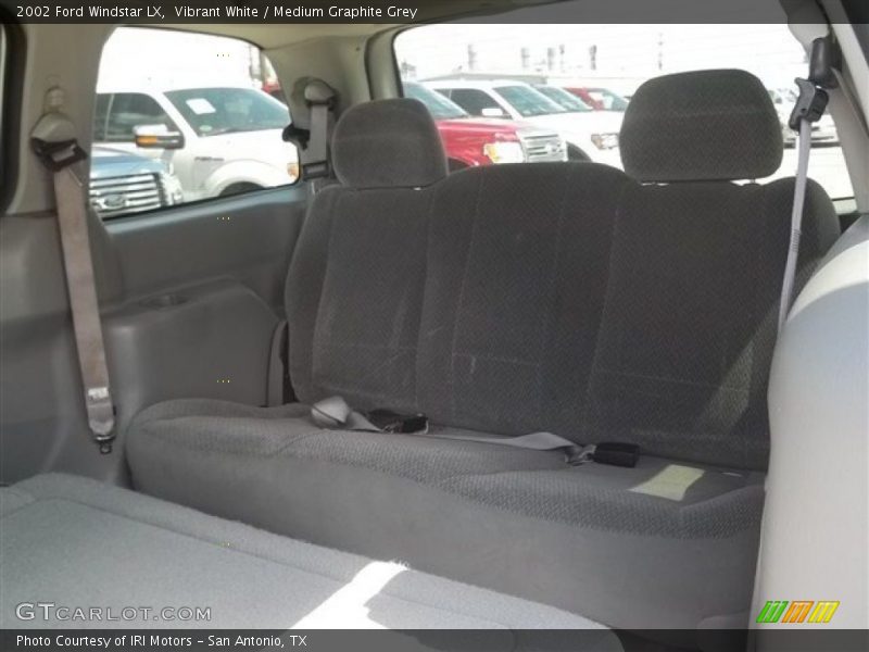 Vibrant White / Medium Graphite Grey 2002 Ford Windstar LX
