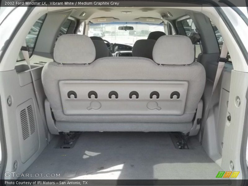 Vibrant White / Medium Graphite Grey 2002 Ford Windstar LX