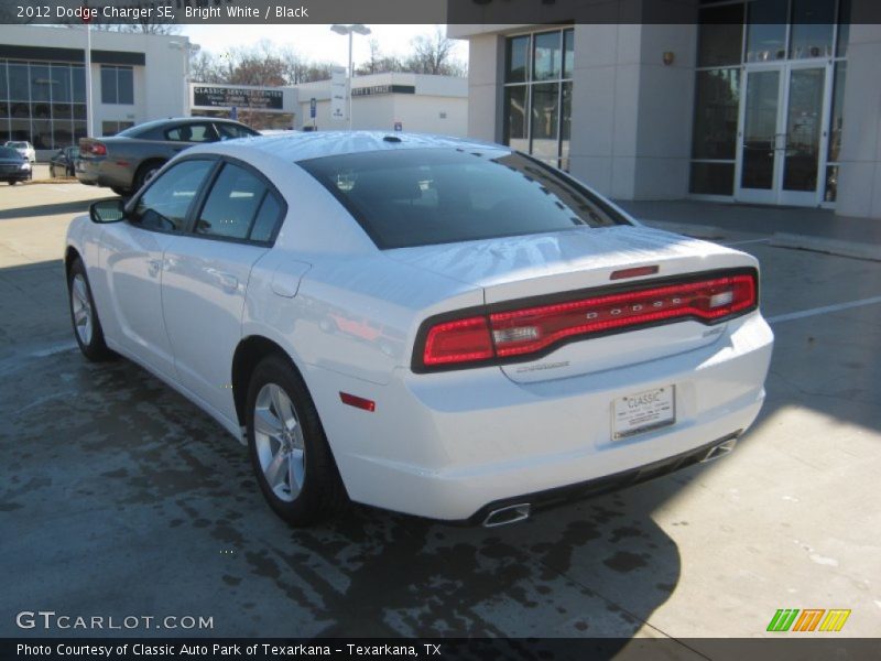 Bright White / Black 2012 Dodge Charger SE