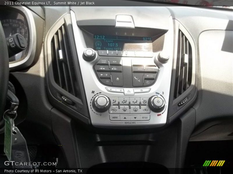 Summit White / Jet Black 2011 Chevrolet Equinox LT
