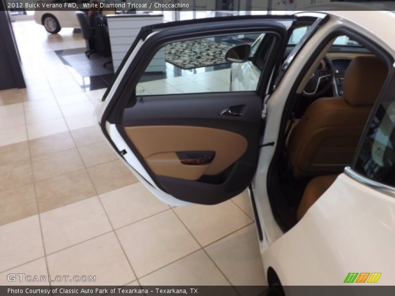 White Diamond Tricoat / Choccachino 2012 Buick Verano FWD