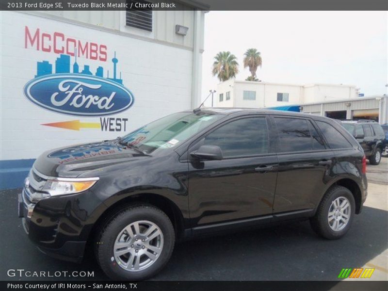 Tuxedo Black Metallic / Charcoal Black 2013 Ford Edge SE