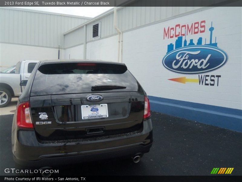 Tuxedo Black Metallic / Charcoal Black 2013 Ford Edge SE