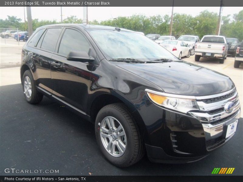 Tuxedo Black Metallic / Charcoal Black 2013 Ford Edge SE