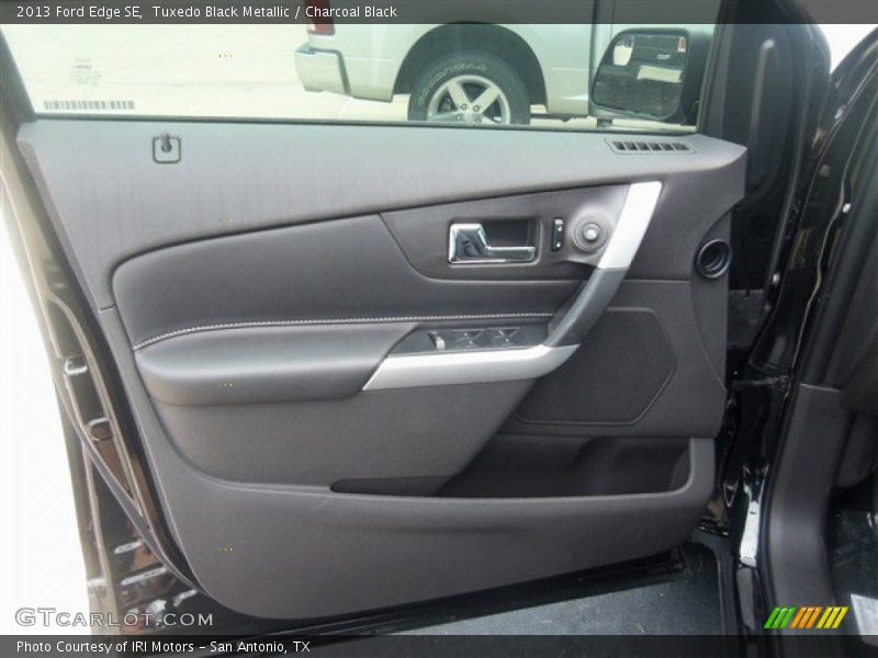 Tuxedo Black Metallic / Charcoal Black 2013 Ford Edge SE