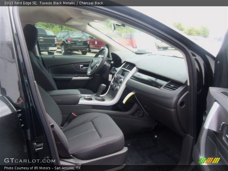 Tuxedo Black Metallic / Charcoal Black 2013 Ford Edge SE