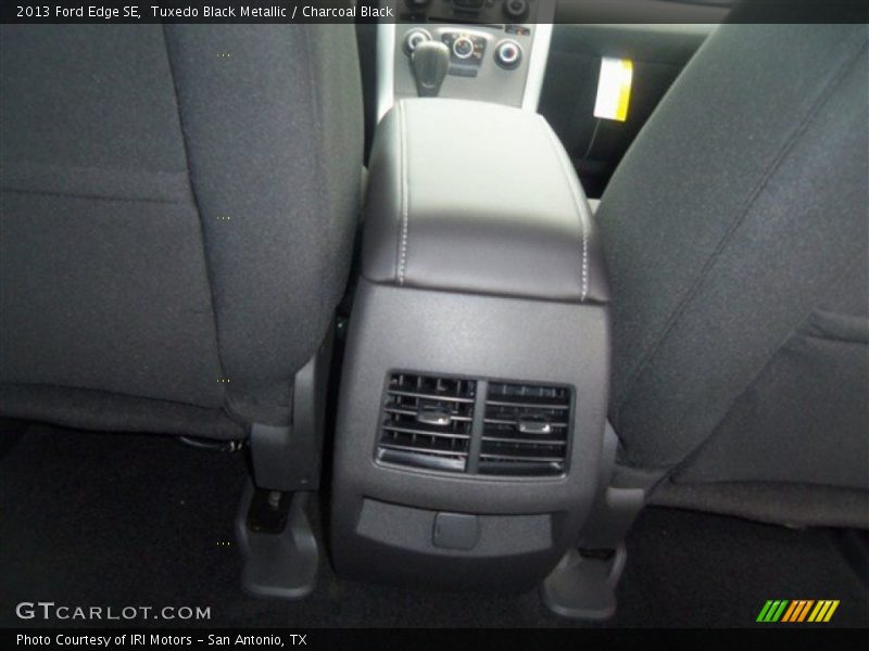 Tuxedo Black Metallic / Charcoal Black 2013 Ford Edge SE