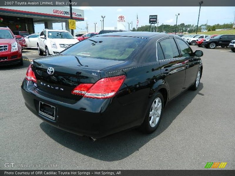 Black / Ivory 2007 Toyota Avalon Limited