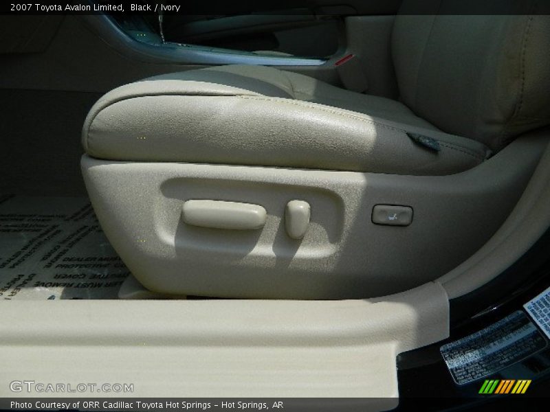 Black / Ivory 2007 Toyota Avalon Limited