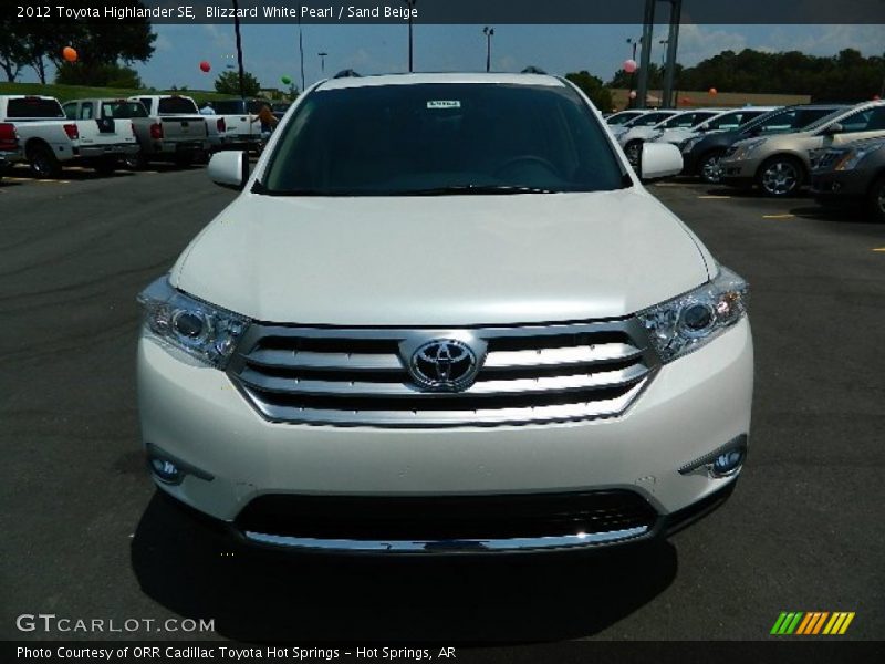 Blizzard White Pearl / Sand Beige 2012 Toyota Highlander SE