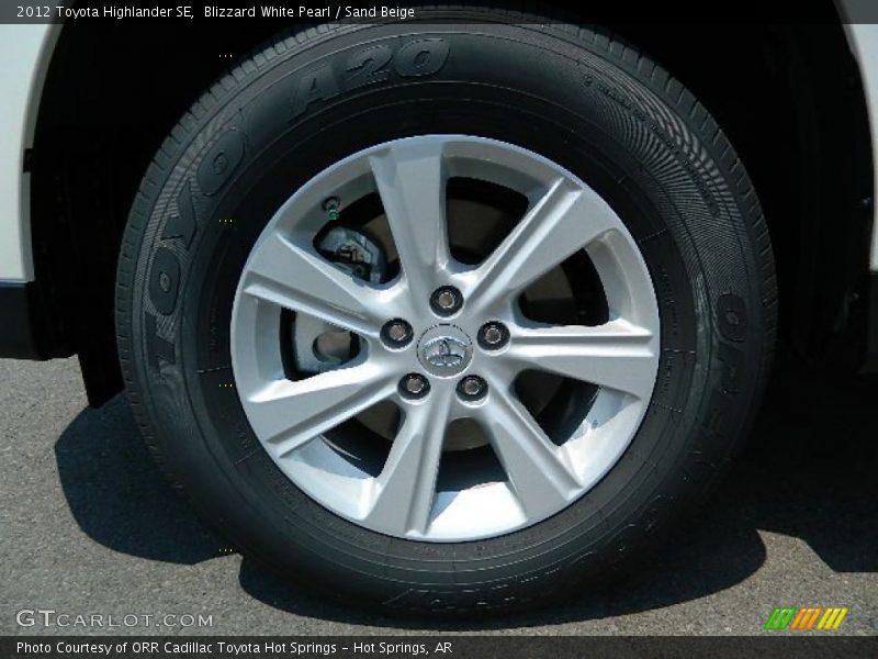 Blizzard White Pearl / Sand Beige 2012 Toyota Highlander SE