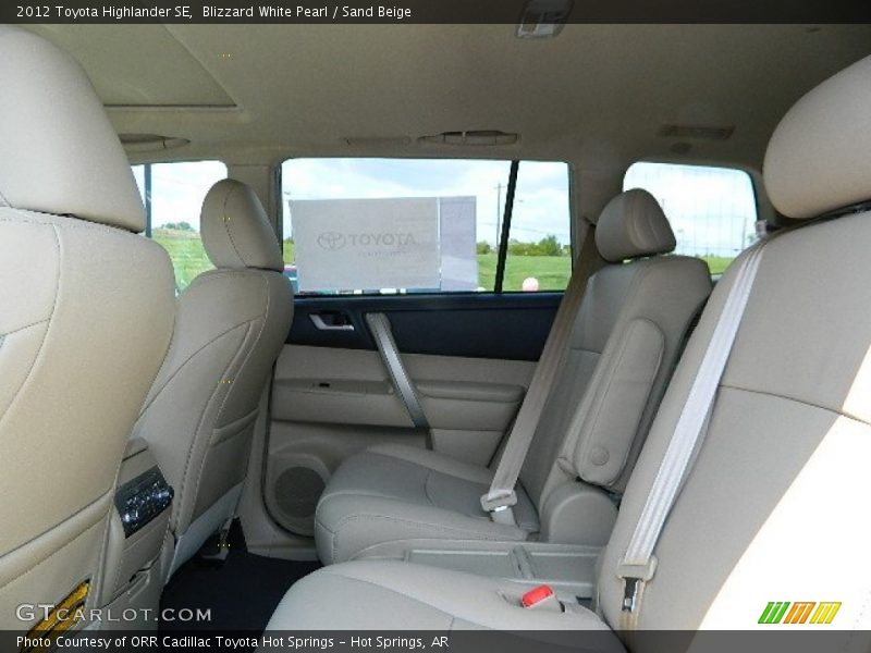 Blizzard White Pearl / Sand Beige 2012 Toyota Highlander SE