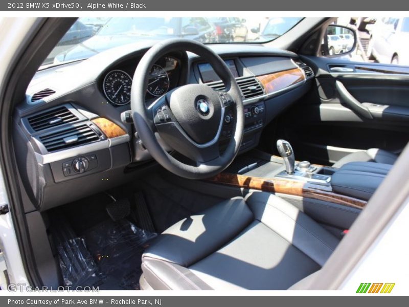 Alpine White / Black 2012 BMW X5 xDrive50i