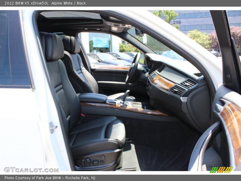 Alpine White / Black 2012 BMW X5 xDrive50i