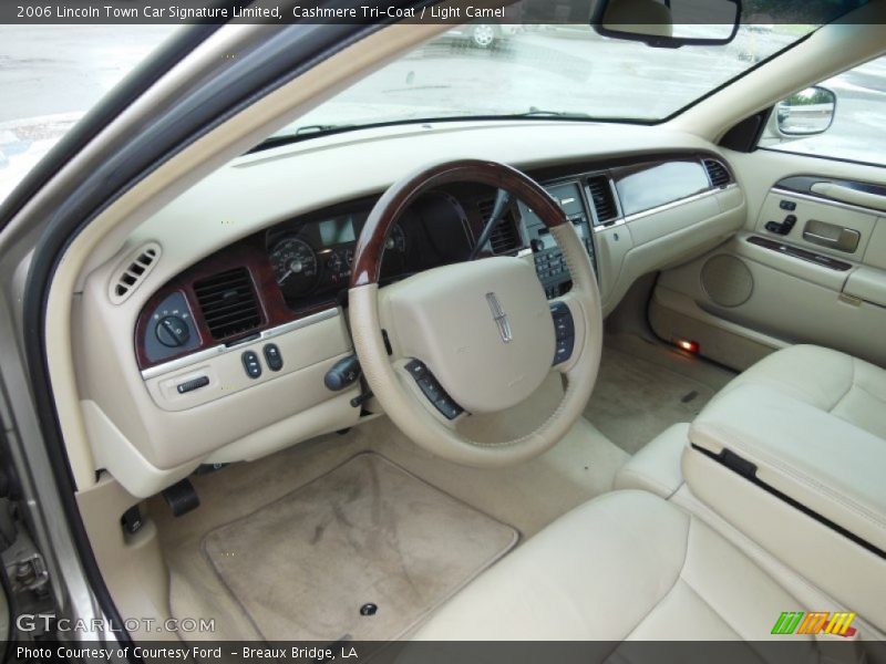 Cashmere Tri-Coat / Light Camel 2006 Lincoln Town Car Signature Limited