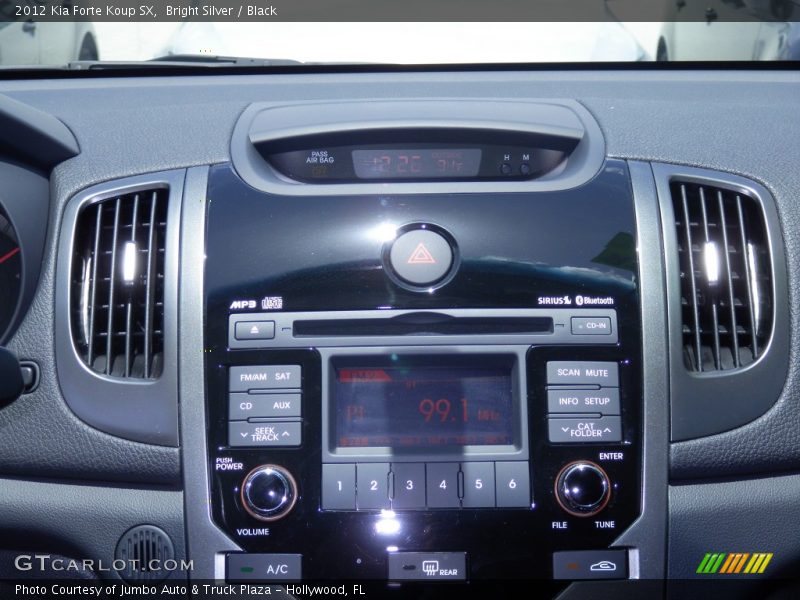 Bright Silver / Black 2012 Kia Forte Koup SX