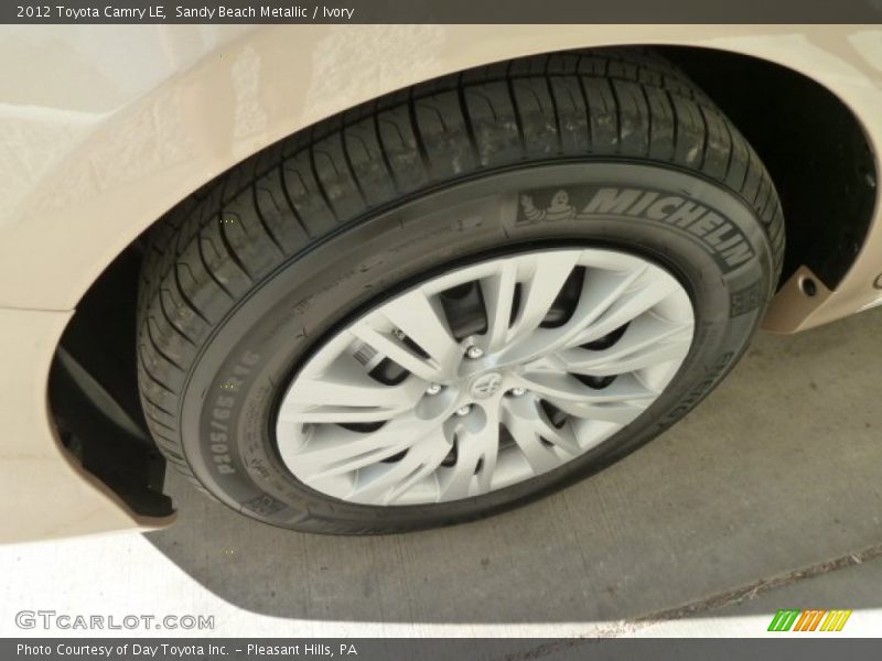 Sandy Beach Metallic / Ivory 2012 Toyota Camry LE