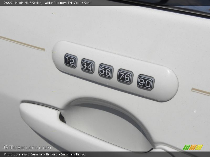 White Platinum Tri-Coat / Sand 2009 Lincoln MKZ Sedan