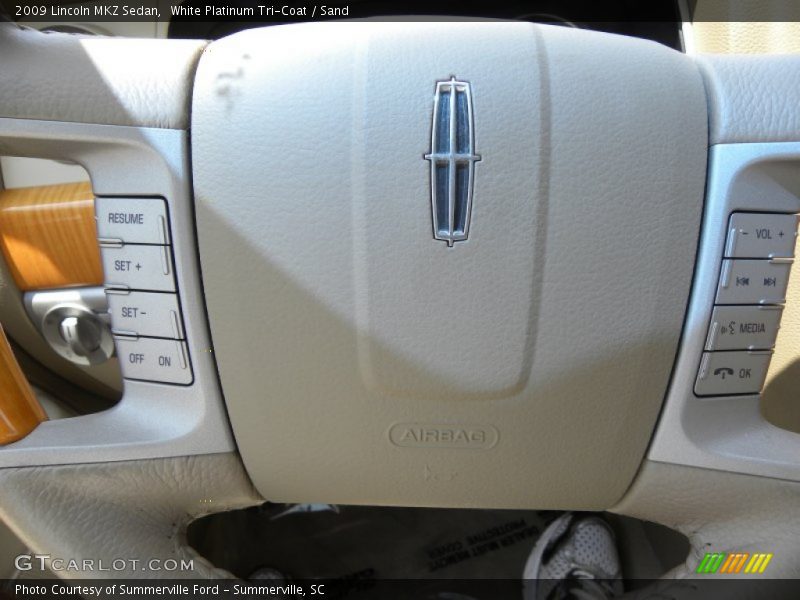 White Platinum Tri-Coat / Sand 2009 Lincoln MKZ Sedan
