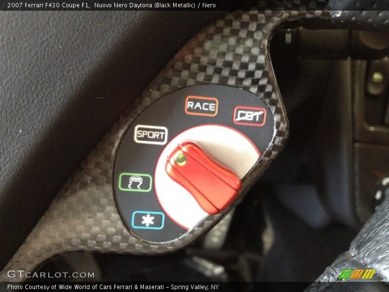 Controls of 2007 F430 Coupe F1