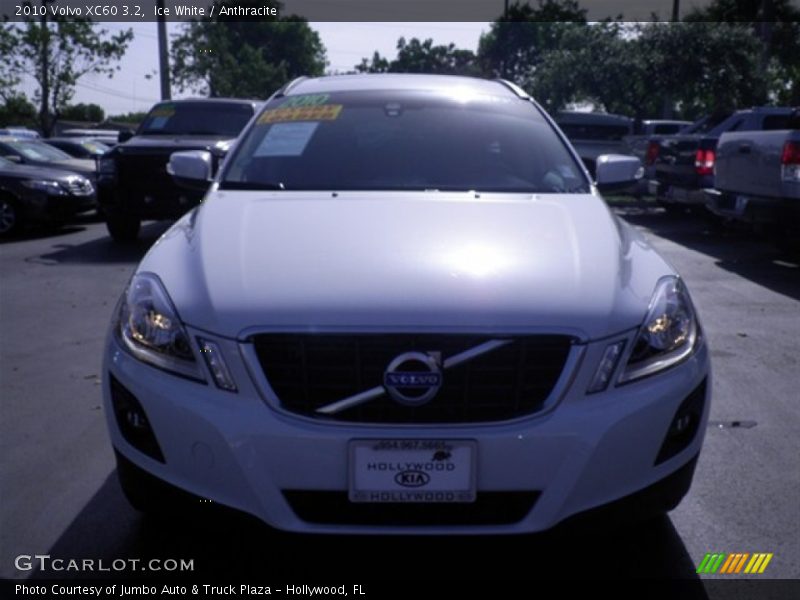 Ice White / Anthracite 2010 Volvo XC60 3.2