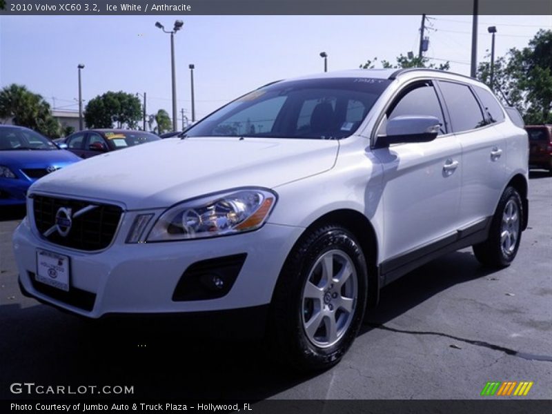 Ice White / Anthracite 2010 Volvo XC60 3.2