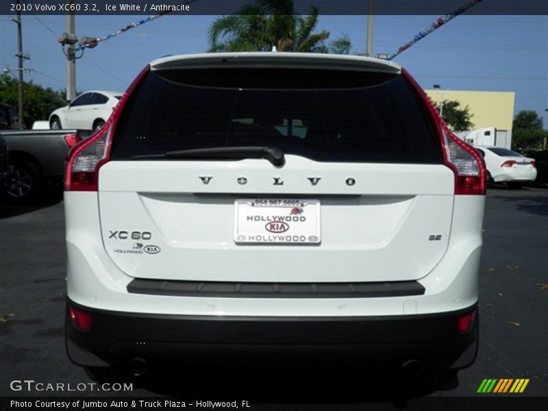 Ice White / Anthracite 2010 Volvo XC60 3.2