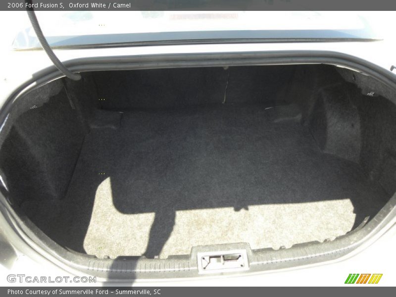 Oxford White / Camel 2006 Ford Fusion S