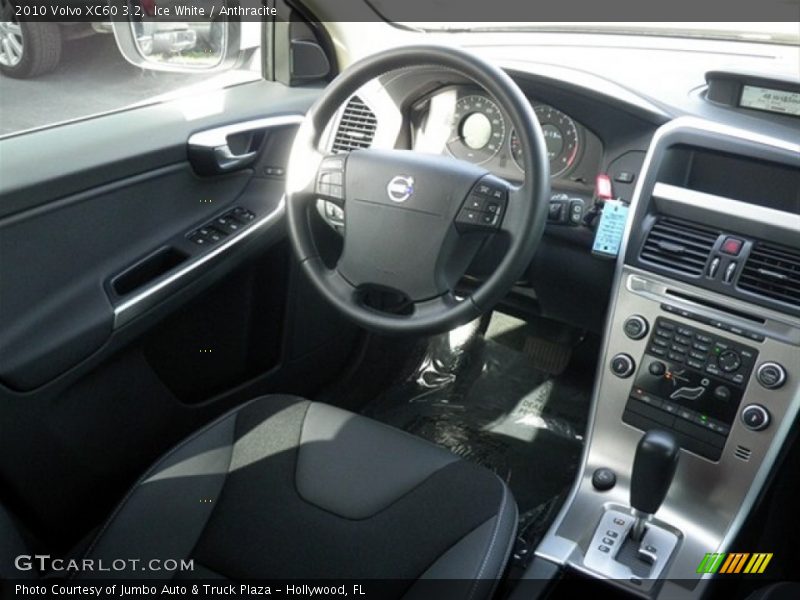 Ice White / Anthracite 2010 Volvo XC60 3.2