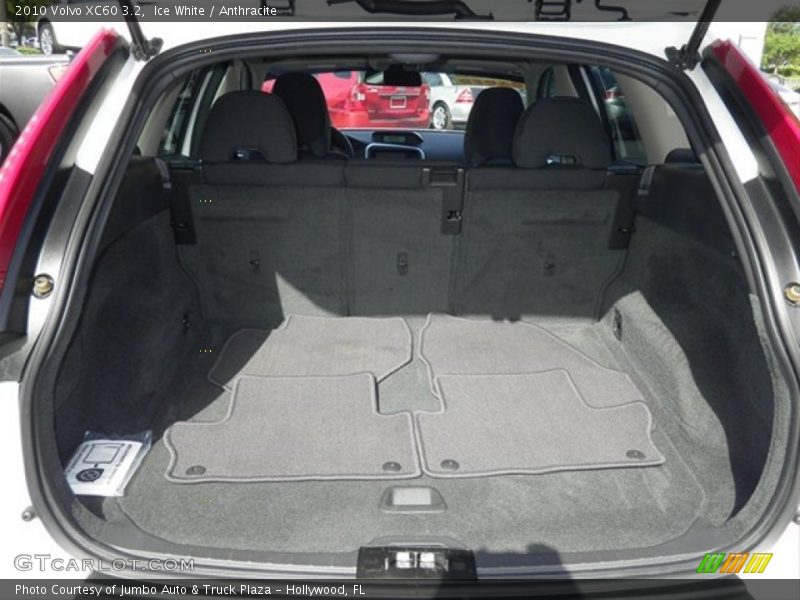 Ice White / Anthracite 2010 Volvo XC60 3.2