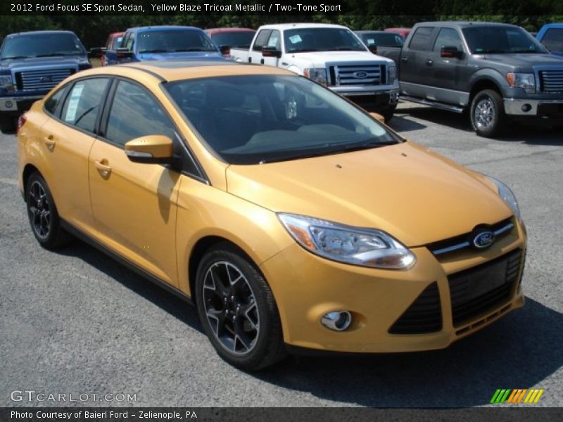 Yellow Blaze Tricoat Metallic / Two-Tone Sport 2012 Ford Focus SE Sport Sedan