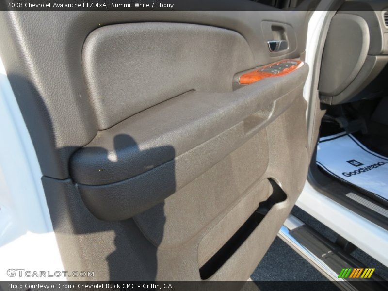 Summit White / Ebony 2008 Chevrolet Avalanche LTZ 4x4