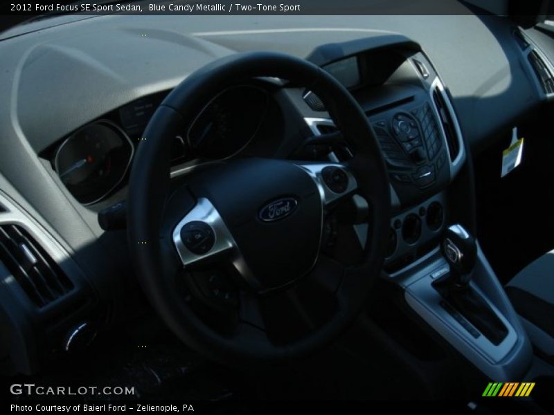 Blue Candy Metallic / Two-Tone Sport 2012 Ford Focus SE Sport Sedan