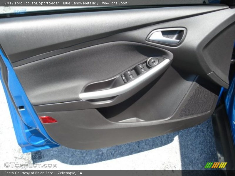 Blue Candy Metallic / Two-Tone Sport 2012 Ford Focus SE Sport Sedan