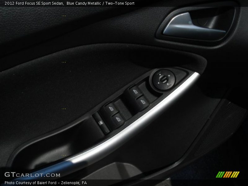 Blue Candy Metallic / Two-Tone Sport 2012 Ford Focus SE Sport Sedan