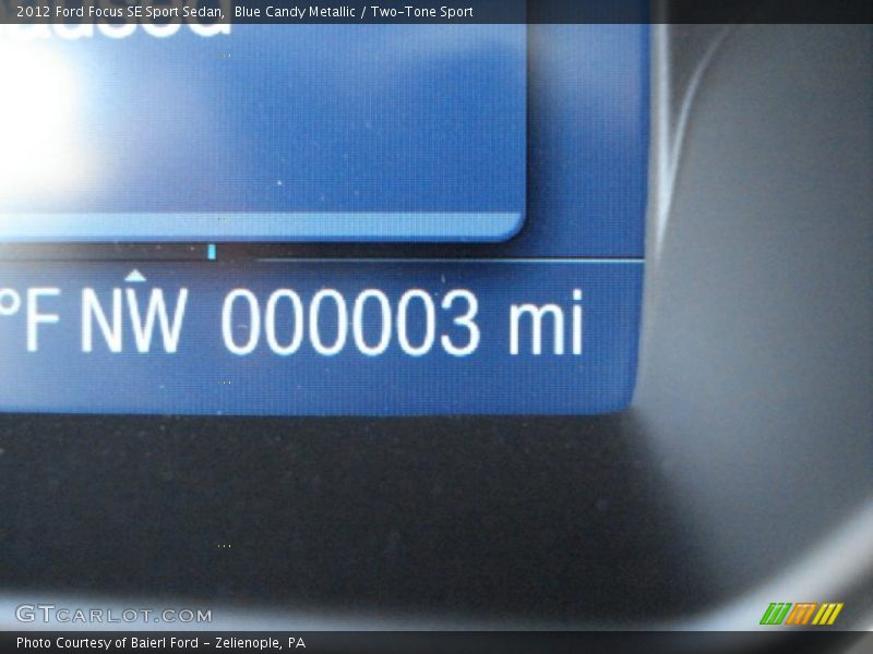 Blue Candy Metallic / Two-Tone Sport 2012 Ford Focus SE Sport Sedan