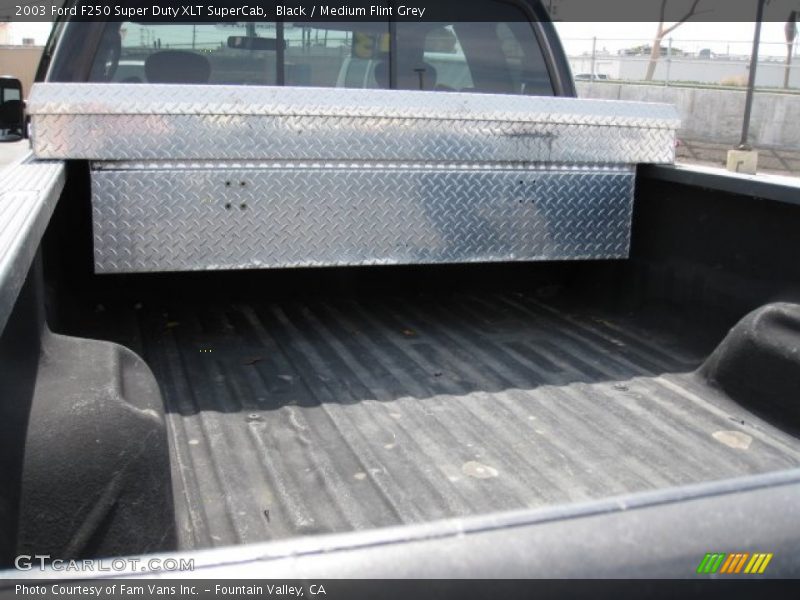 Black / Medium Flint Grey 2003 Ford F250 Super Duty XLT SuperCab