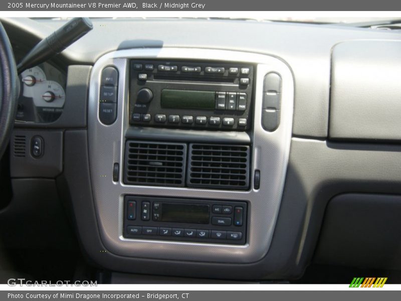 Black / Midnight Grey 2005 Mercury Mountaineer V8 Premier AWD