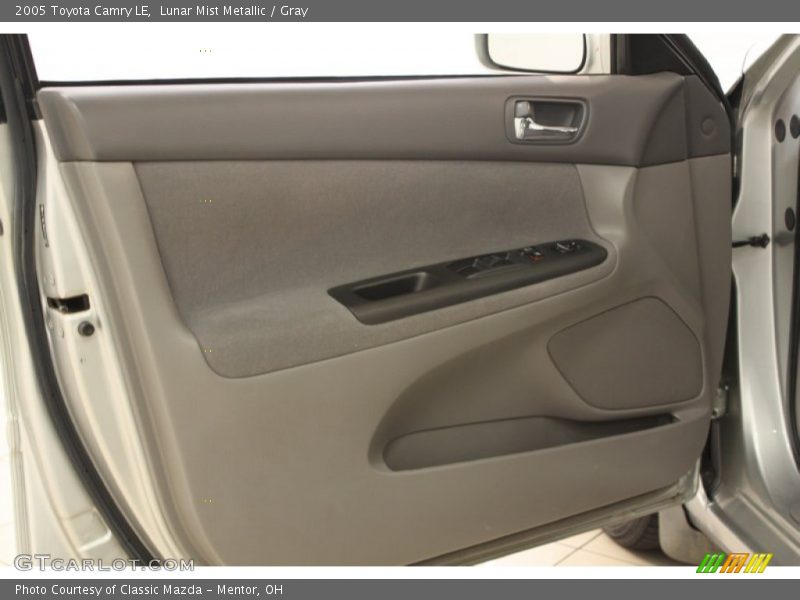 Lunar Mist Metallic / Gray 2005 Toyota Camry LE