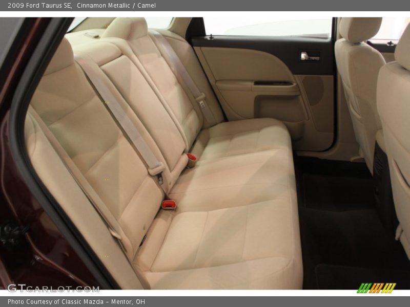 Cinnamon Metallic / Camel 2009 Ford Taurus SE