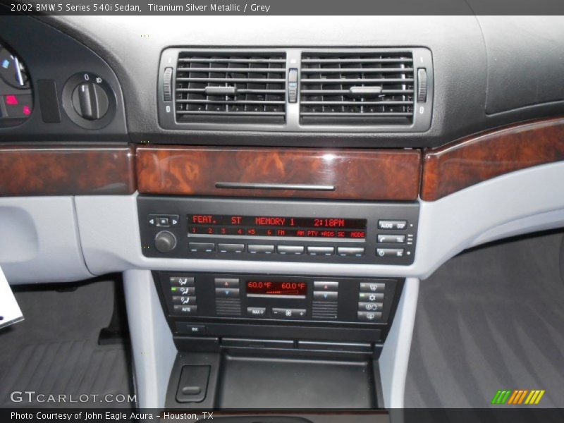 Controls of 2002 5 Series 540i Sedan