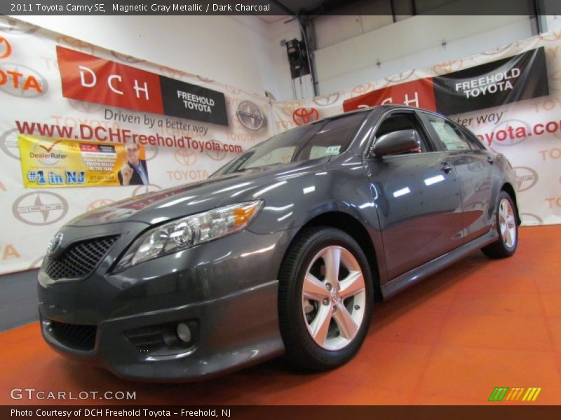 Magnetic Gray Metallic / Dark Charcoal 2011 Toyota Camry SE