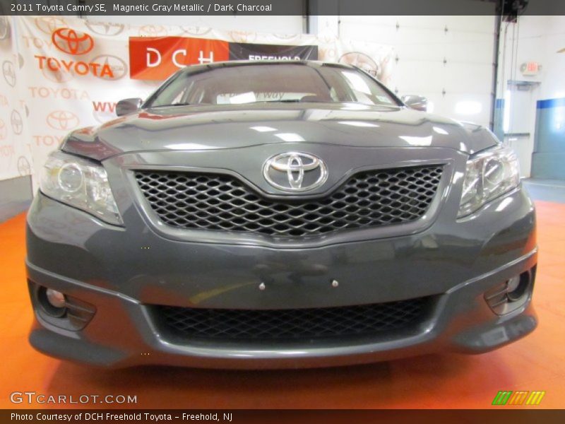 Magnetic Gray Metallic / Dark Charcoal 2011 Toyota Camry SE