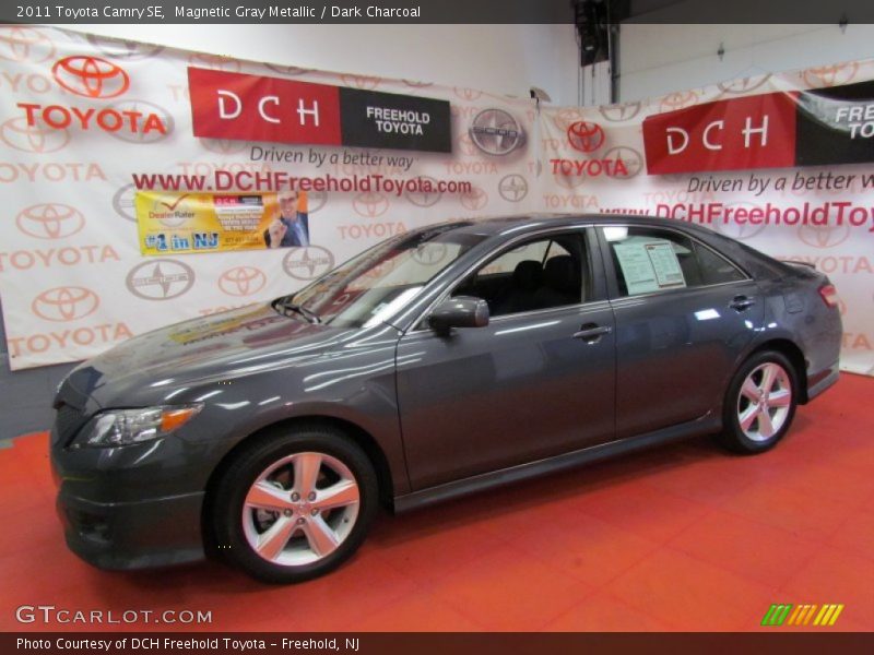 Magnetic Gray Metallic / Dark Charcoal 2011 Toyota Camry SE