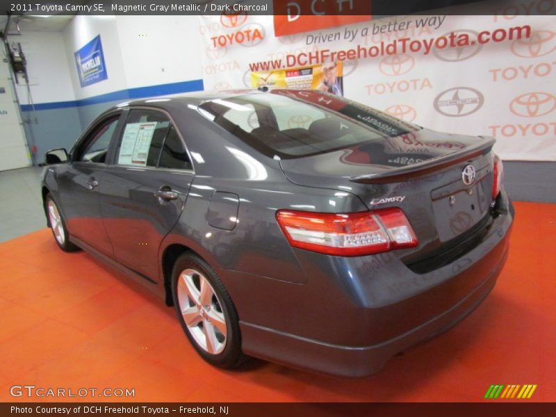 Magnetic Gray Metallic / Dark Charcoal 2011 Toyota Camry SE